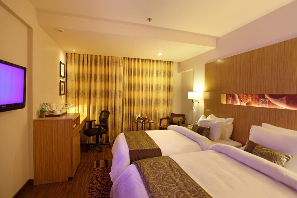 Comfort Inn Legacy Rajkot Exteriör bild