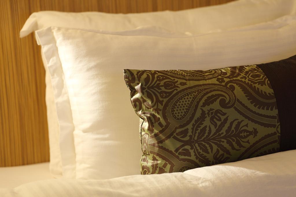 Comfort Inn Legacy Rajkot Exteriör bild