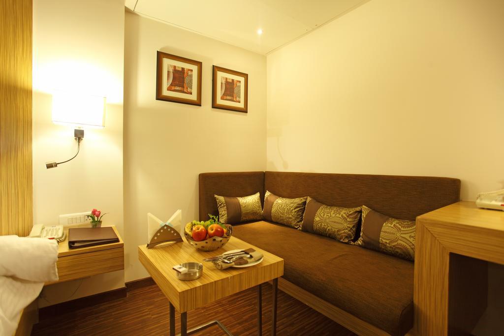 Comfort Inn Legacy Rajkot Exteriör bild