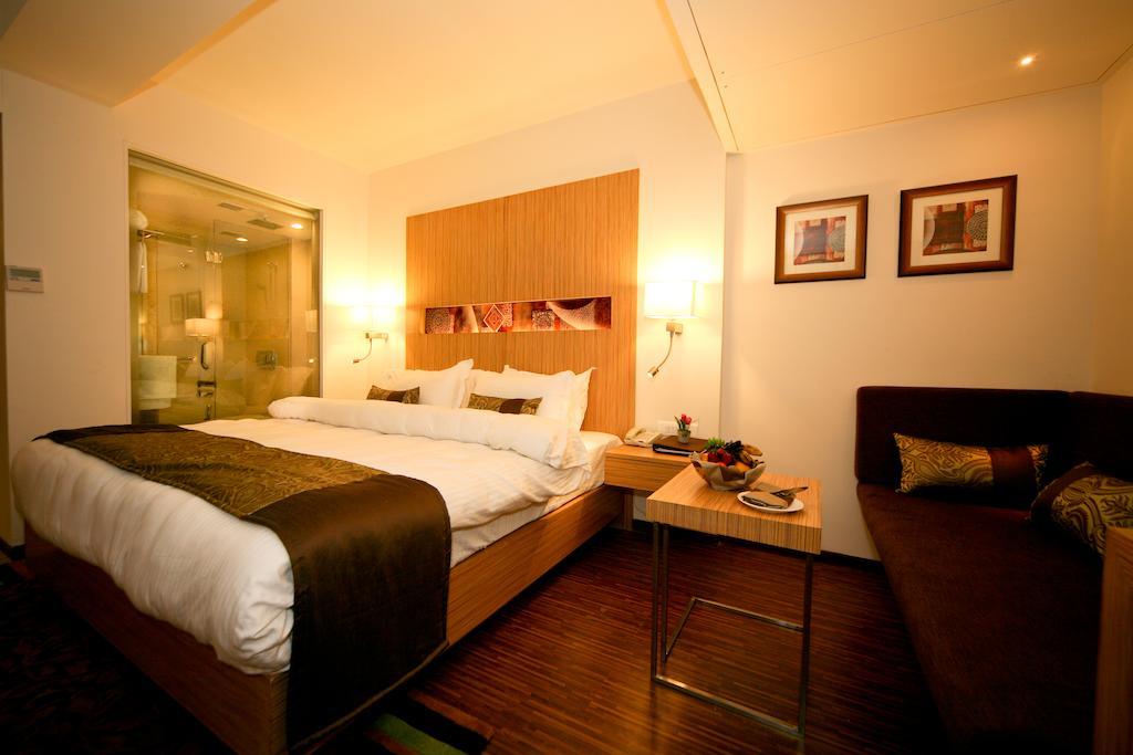 Comfort Inn Legacy Rajkot Exteriör bild